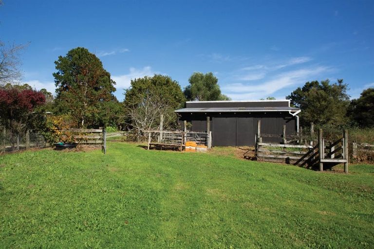 Photo of property in 1021 Old North Road, Waimauku, 0882