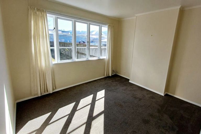 Photo of property in 5 Cressy Street, Waterloo, Lower Hutt, 5011