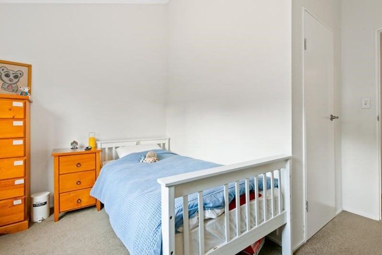 Photo of property in 136 Woodlands Park Road, Titirangi, Auckland, 0604