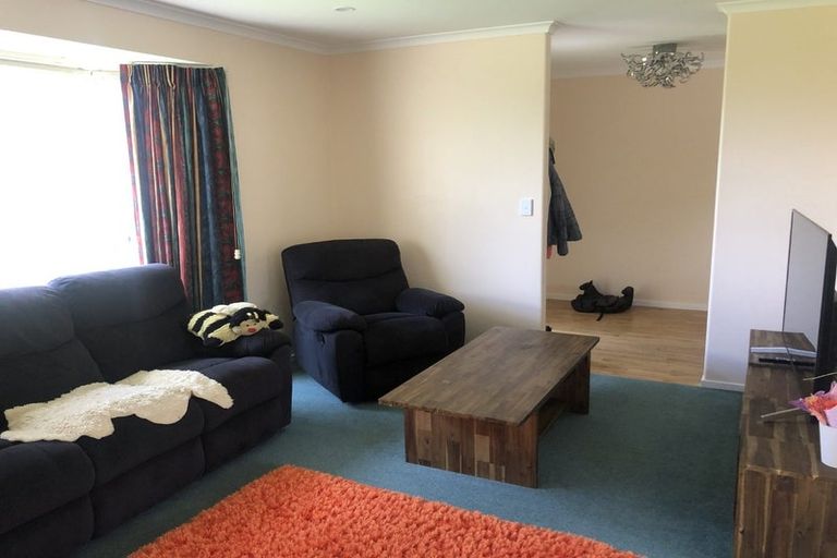 Photo of property in 19 Cairns Crescent, Rototuna, Hamilton, 3210