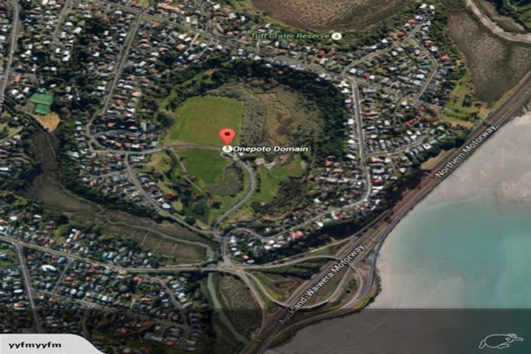 Photo of property in 1/41 Exmouth Road, Northcote, Auckland, 0627