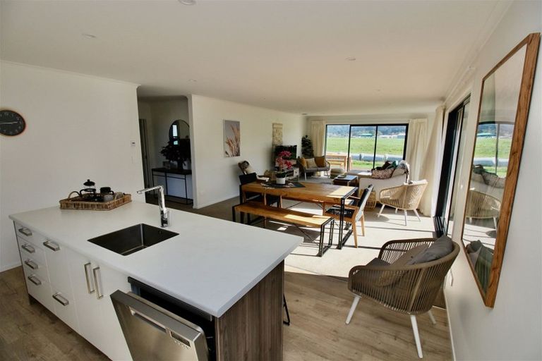 Photo of property in 5 Tango Way, Whitianga, 3510