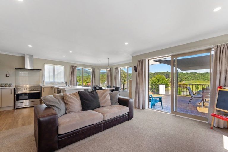 Photo of property in 2 Pukeko Place, Picton, 7220