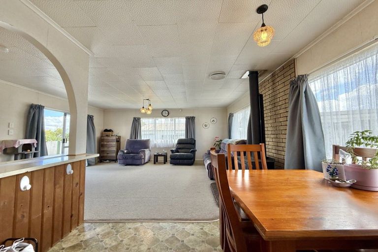 Photo of property in 12 Wairoa Place, Tokoroa, 3420