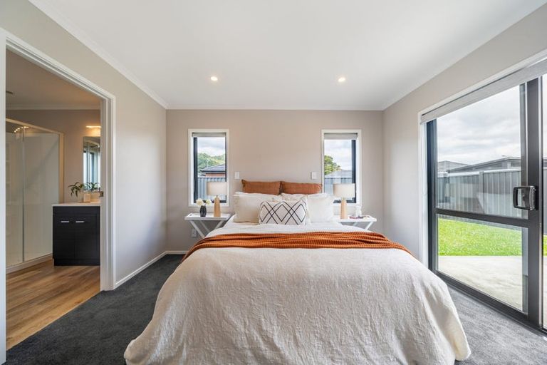 Photo of property in 19 Te Kaeaea Crescent, Wallaceville, Upper Hutt, 5018