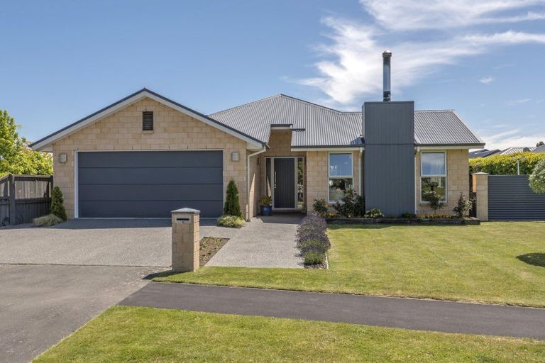 Photo of property in 10 Pemberton Drive, Darfield, 7510