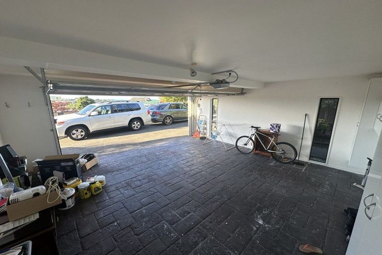 Photo of property in 8a Taumata Road, Castor Bay, Auckland, 0620