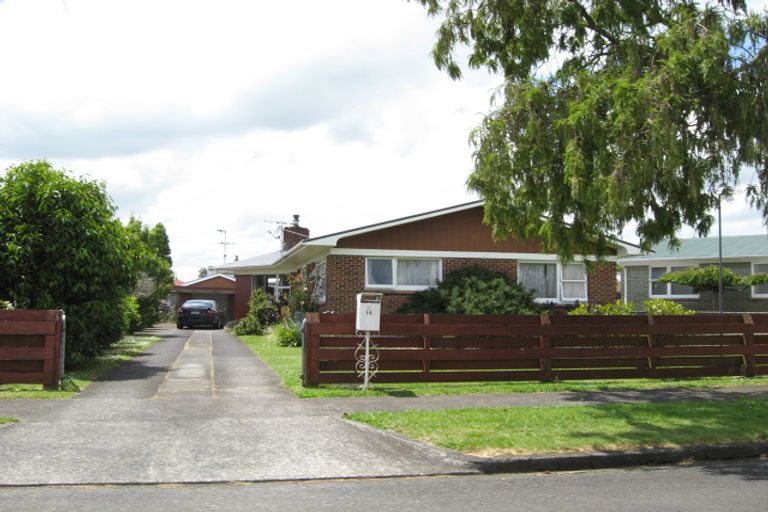 Photo of property in 14 Garden Terrace, Pukekohe, 2120