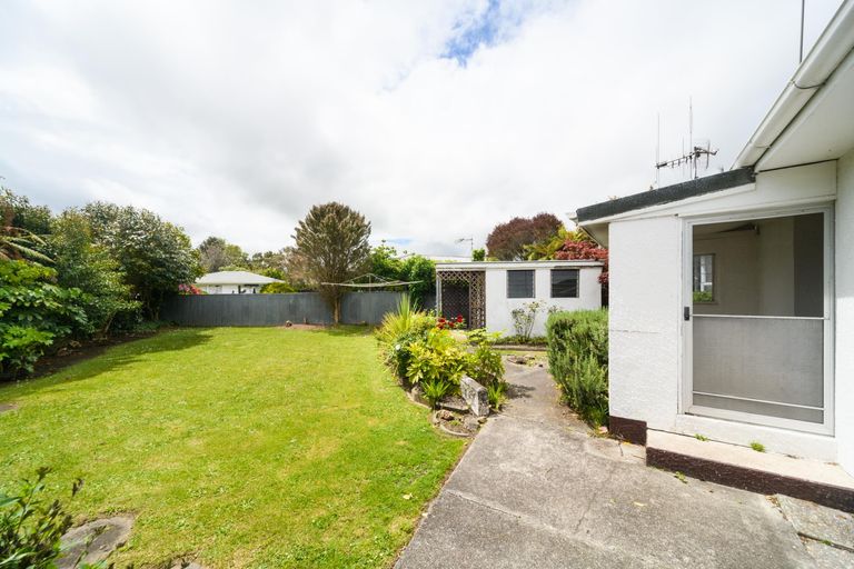 Photo of property in 32 Parkland Crescent, Terrace End, Palmerston North, 4410