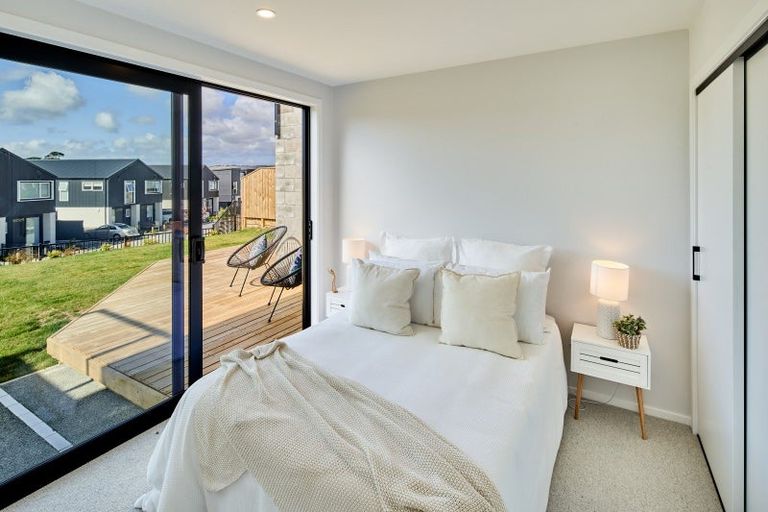 Photo of property in 38 Hokioi Drive, Kenepuru, Porirua, 5022