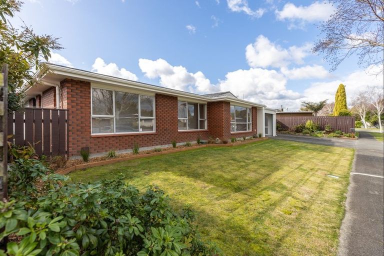 Photo of property in 6 Humphries Place, Awapuni, Palmerston North, 4412