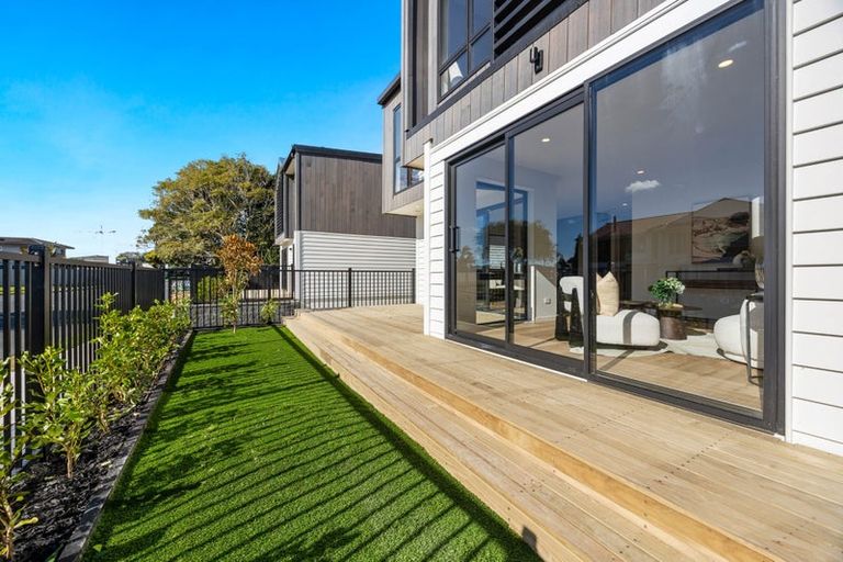 Photo of property in 10a Prince Regent Drive, Half Moon Bay, Auckland, 2012