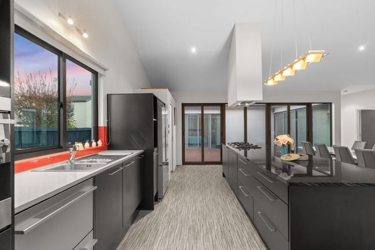 Photo of property in 50 Jeffreys Road, Fendalton, Christchurch, 8052