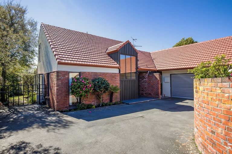 Photo of property in 2/45 Lochee Road, Upper Riccarton, Christchurch, 8041
