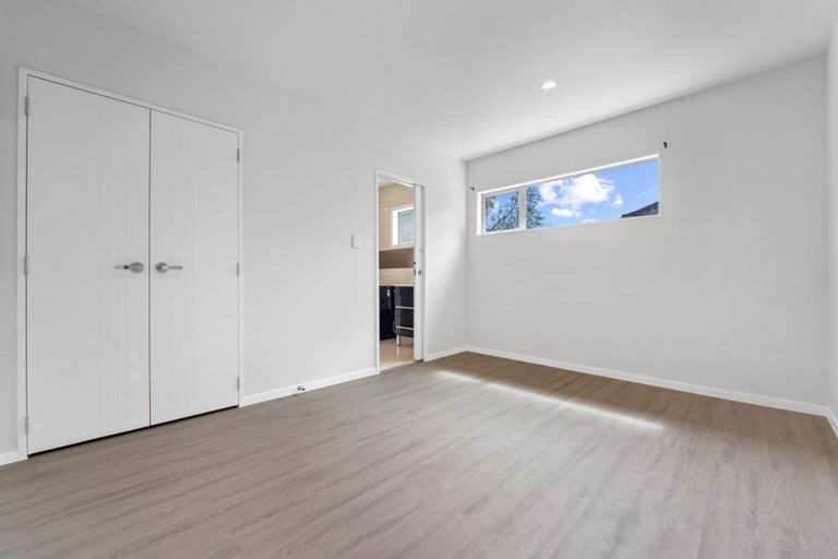 Photo of property in 2 Dhaka Lane, Ranui, Auckland, 0612