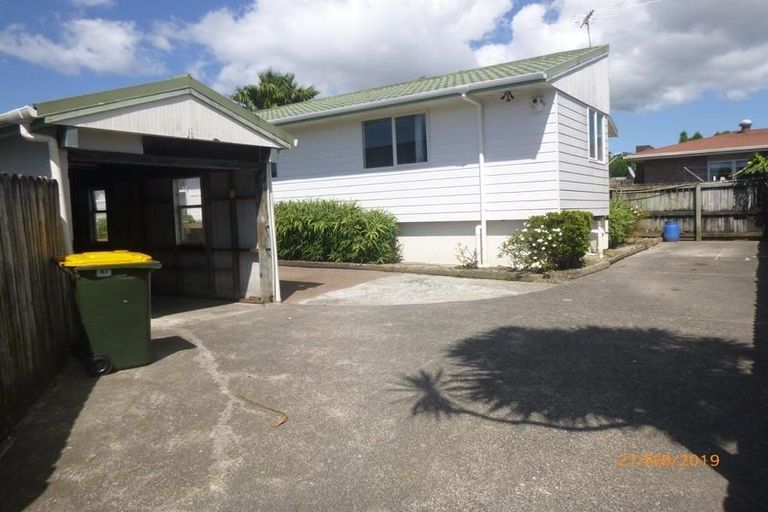 Photo of property in 3/56 Flanshaw Road, Te Atatu South, Auckland, 0610