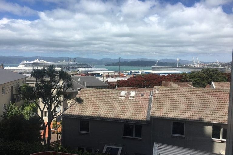 Photo of property in Mansfield Towers, 1 Grant Road, Thorndon, Wellington, 6011