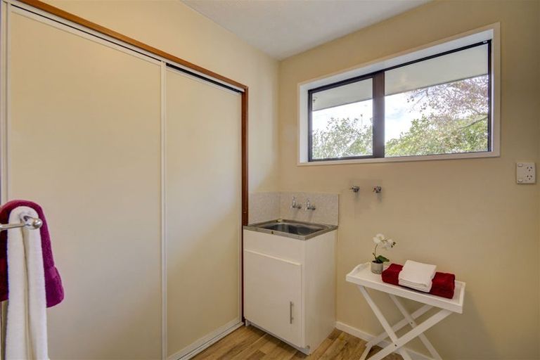 Photo of property in 1 Ward Place, Rangiora, 7400