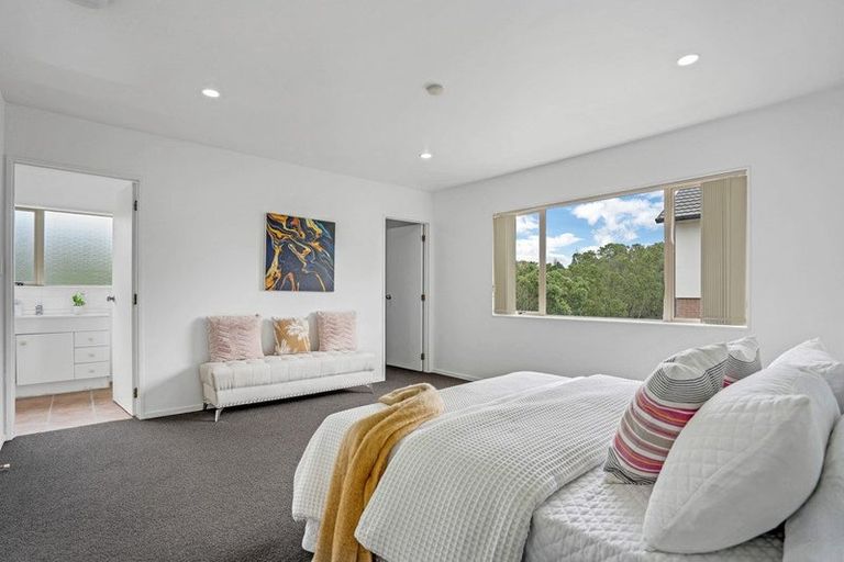 Photo of property in 1/17 Charlenne Close, Ranui, Auckland, 0612