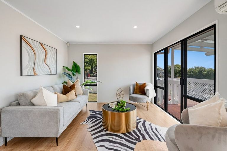 Photo of property in 1/12 Jumento Place, Unsworth Heights, Auckland, 0632