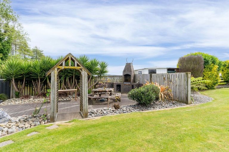 Photo of property in 16 Ryder Crescent, Levin, 5510