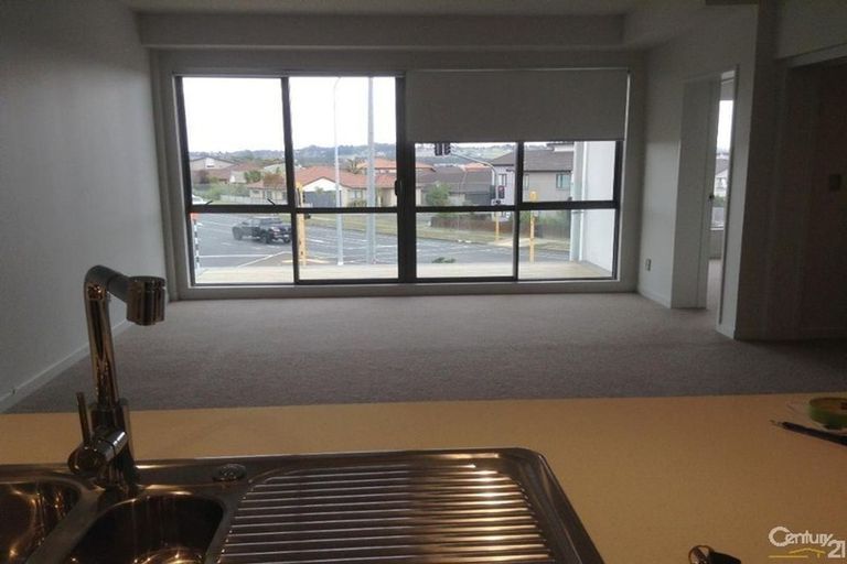 Photo of property in 1i/136 Stancombe Road, Flat Bush, Auckland, 2016