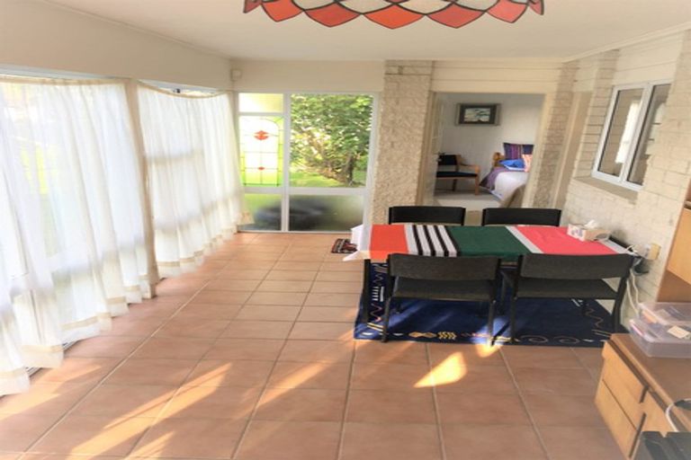 Photo of property in 2 Sylvan Park Avenue, Milford, Auckland, 0620