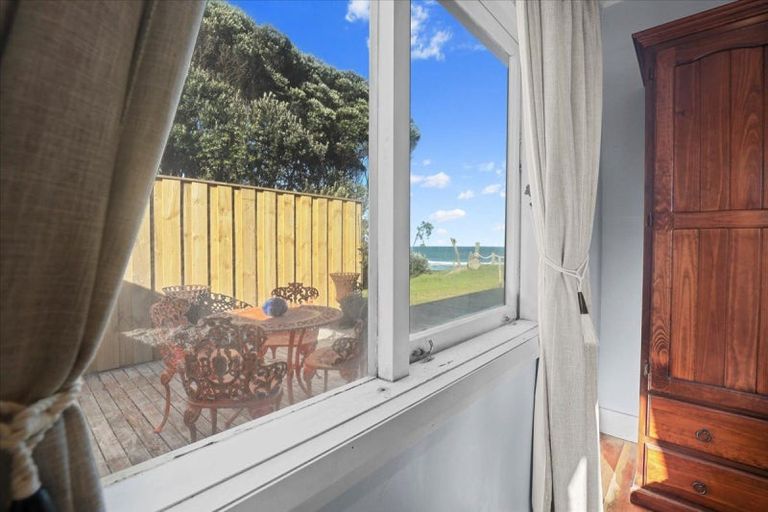 Photo of property in 8 Point Road, Mokau, 4376