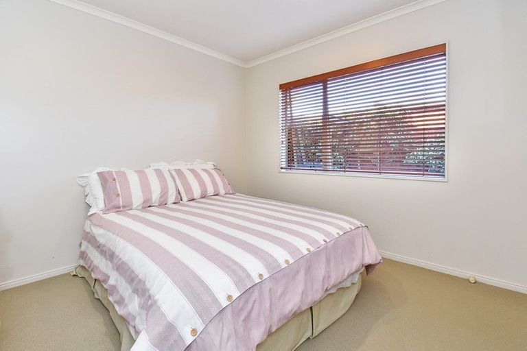 Photo of property in 217 Carnoustie Drive, Wattle Downs, Auckland, 2103