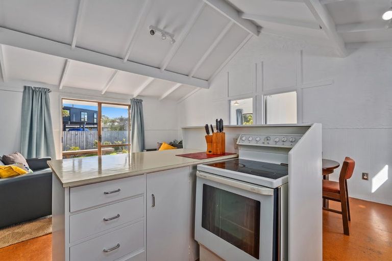 Photo of property in 64 Oyster Drive, Cooks Beach, Whitianga, 3591