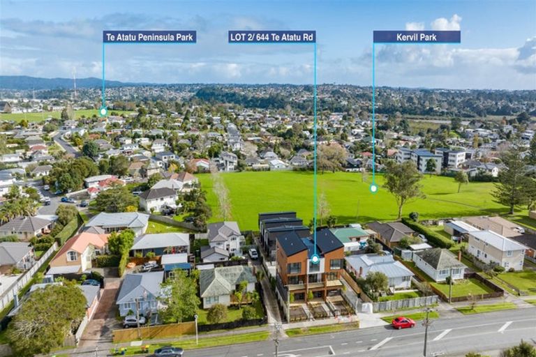 Photo of property in 2/644 Te Atatu Road, Te Atatu Peninsula, Auckland, 0610
