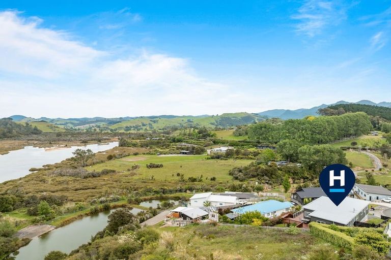 Photo of property in 135 Rangituia Street, Whangamata, 3691