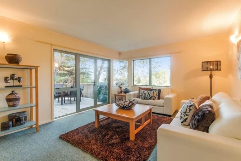 Photo of property in 25 Shetland Street, Glen Eden, Auckland, 0602