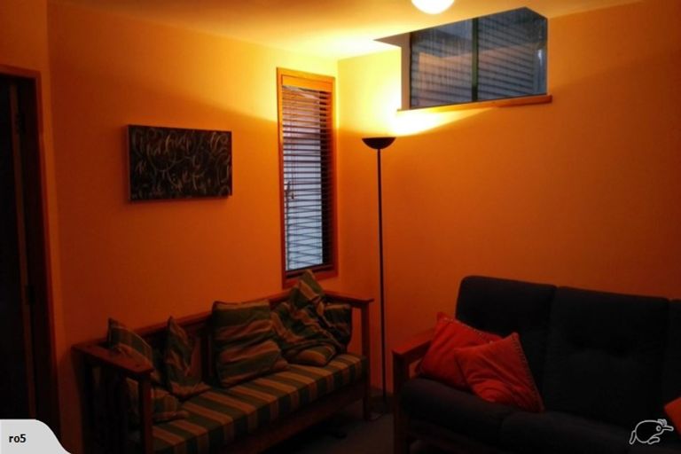 Photo of property in 166 The Esplanade, Houghton Bay, Wellington, 6023