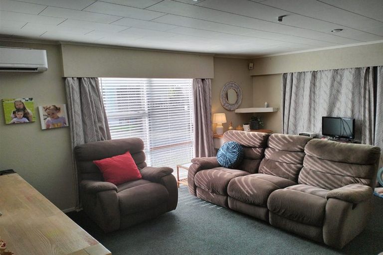 Photo of property in 307 Wellington Road, Wainuiomata, Lower Hutt, 5014