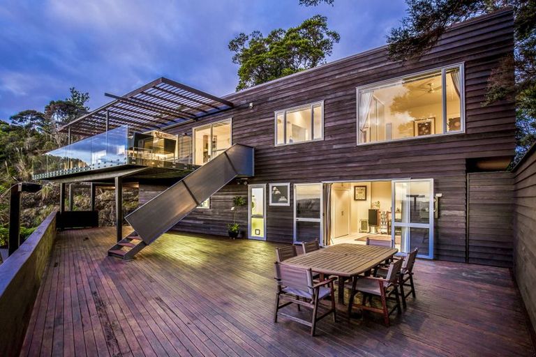 Photo of property in 199 Carter Road, Oratia, Auckland, 0604