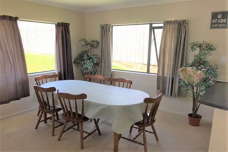 Photo of property in 104 Pitt Avenue, Clendon Park, Auckland, 2103