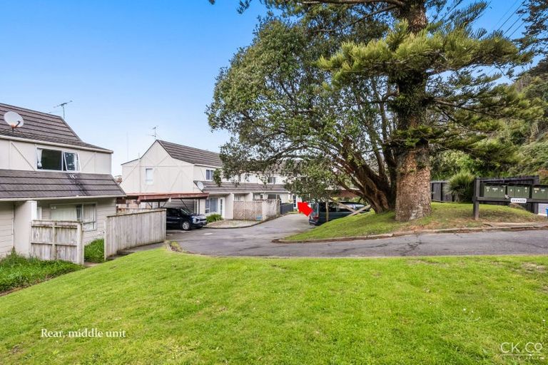 Photo of property in 2/264 Grounsell Crescent, Belmont, Lower Hutt, 5010