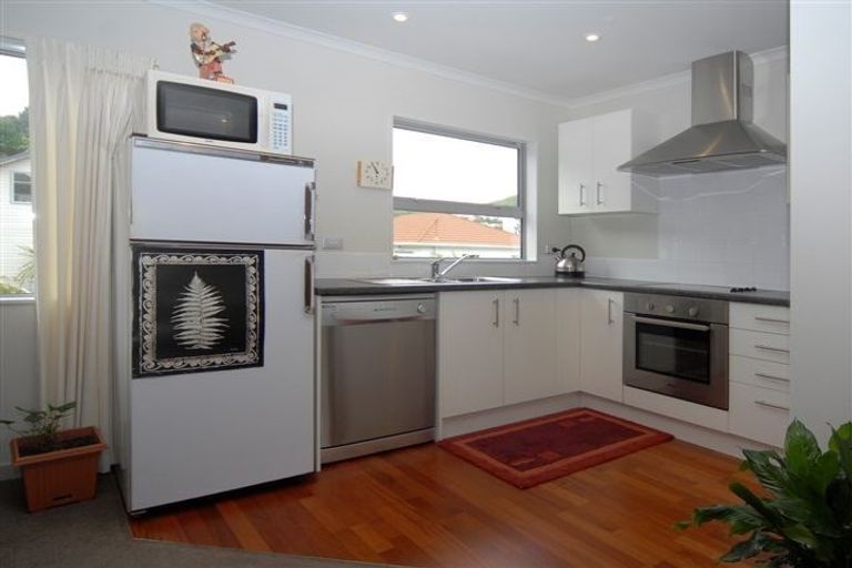 Photo of property in 3b Woodhouse Avenue, Karori, Wellington, 6012