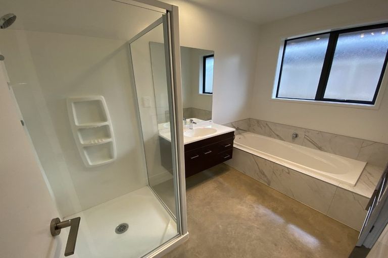 Photo of property in 1 Clifford Close, Leamington, Cambridge, 3432