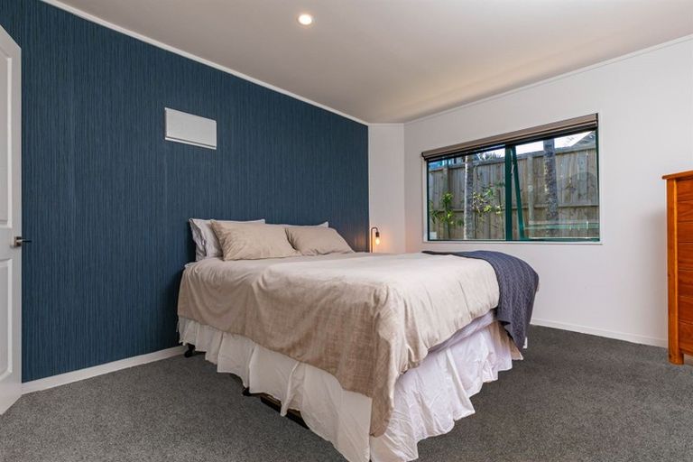 Photo of property in 112 Mountain Road, Henderson Valley, Auckland, 0612