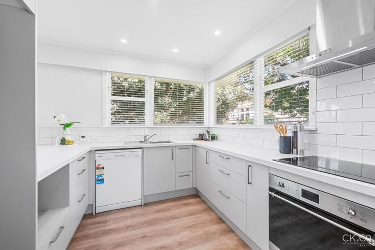 Photo of property in 4 Snell Grove, Clouston Park, Upper Hutt, 5018