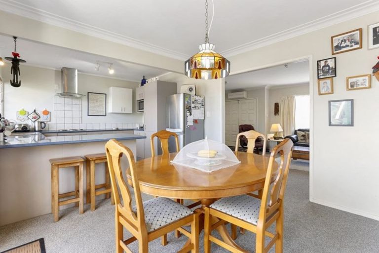 Photo of property in 2/1 West Hoe Road, Orewa, 0931