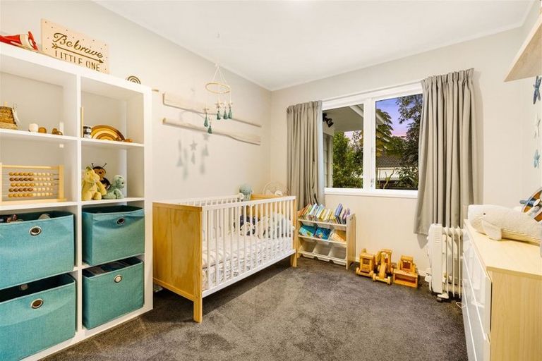 Photo of property in 20 Arlette Place, Massey, Auckland, 0614