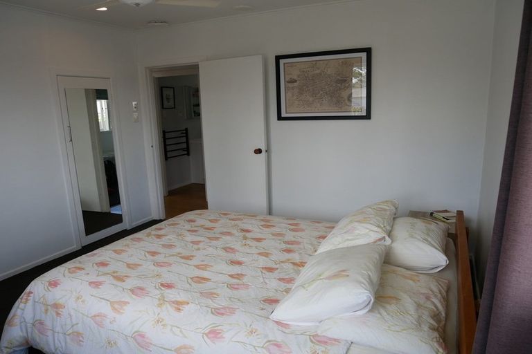 Photo of property in 12 Duncan Avenue, Te Atatu South, Auckland, 0610