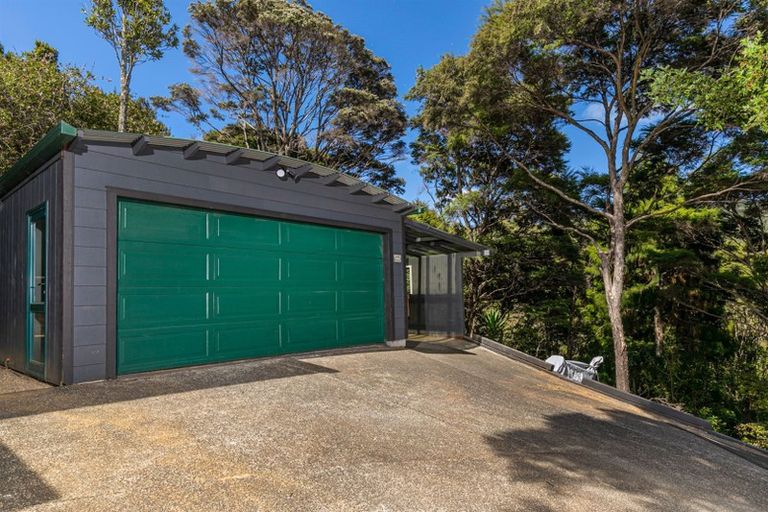 Photo of property in 112 Mountain Road, Henderson Valley, Auckland, 0612
