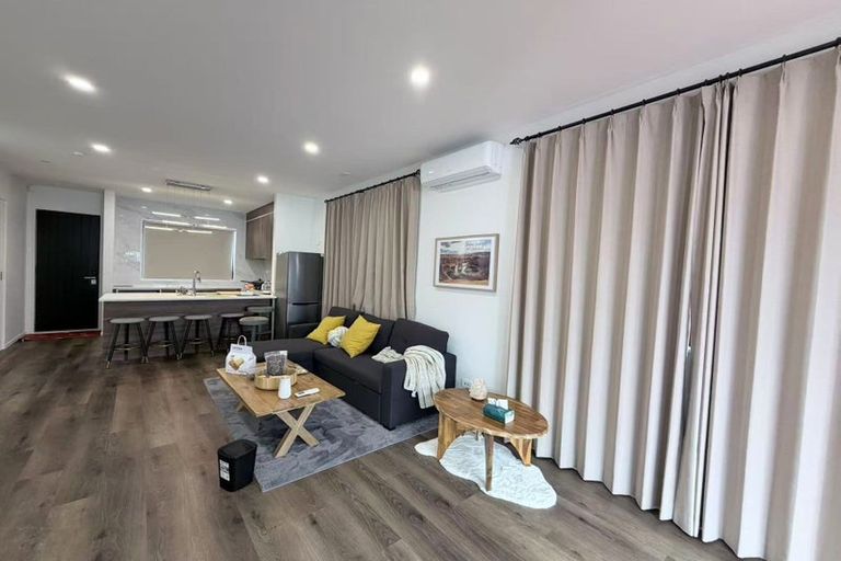 Photo of property in 37 Survila Street, Papakura, 2110