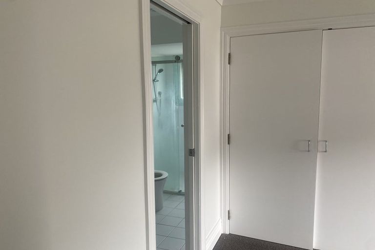 Photo of property in 28 Eccleston Hill, Thorndon, Wellington, 6011