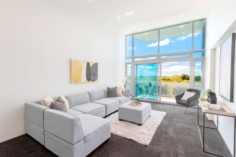 Photo of property in 10/272 Marine Parade, New Brighton, Christchurch, 8061