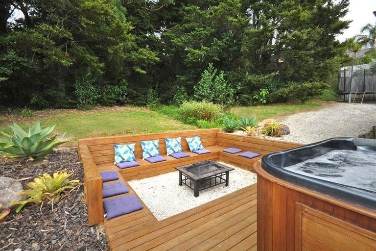 Photo of property in 21 Driftwood Drive, Red Beach, 0932